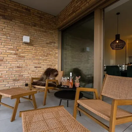 Huswell - Beautiful With Terrace And Parking Apartment