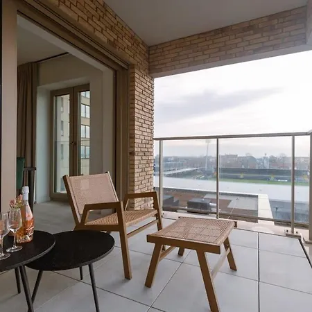 Huswell - Beautiful With Terrace And Parking